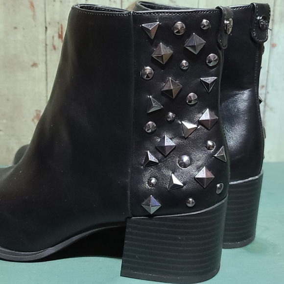Circus/Sam Edelman Black studded ankle boots - Picture 5 of 9